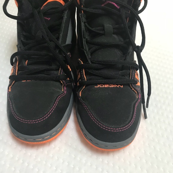 Kids Jordan Shoes - Picture 4 of 6